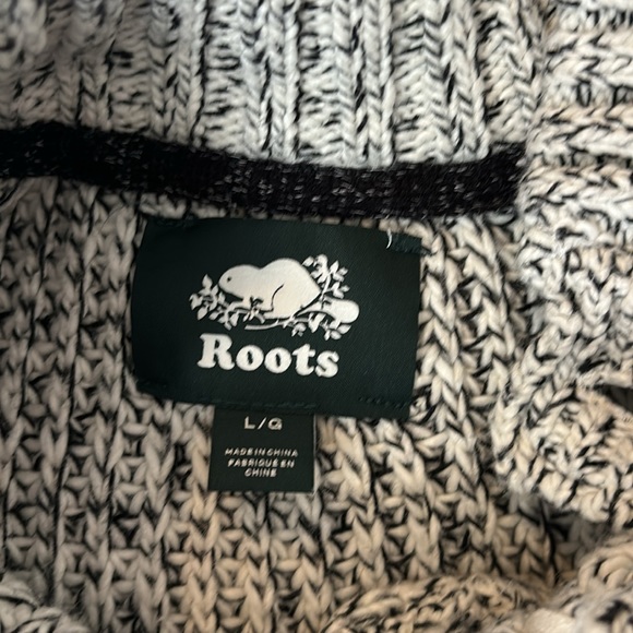 Roots Snowy Fox- Buttoned Mock - Picture 3 of 3